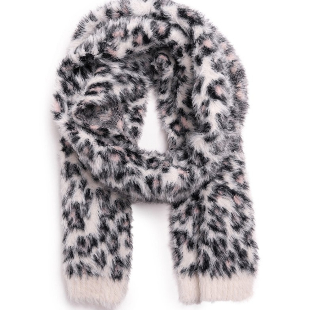 MUK LUK Leopard Fuzzy Scarf.